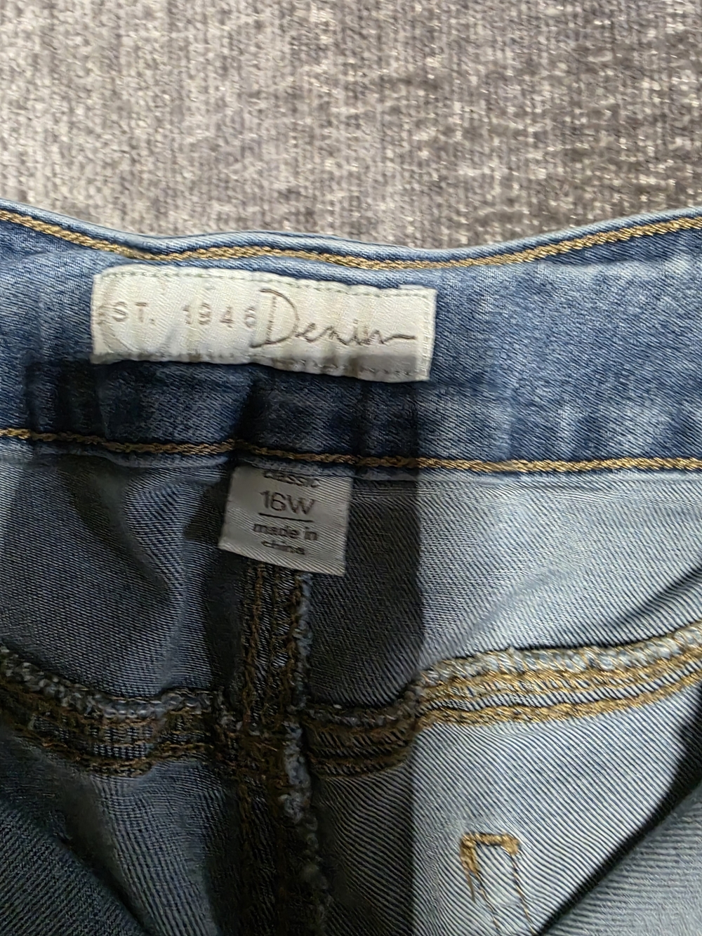 EST. 1946 Denim Distressed Bermuda Jean Shorts 16W - Picture 4 of 4